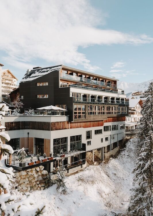 alfahotel hotel.lpg aspect ratio 61 86